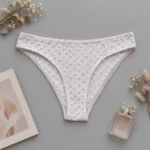شورت کلاسیک نخی سفید گل سبز